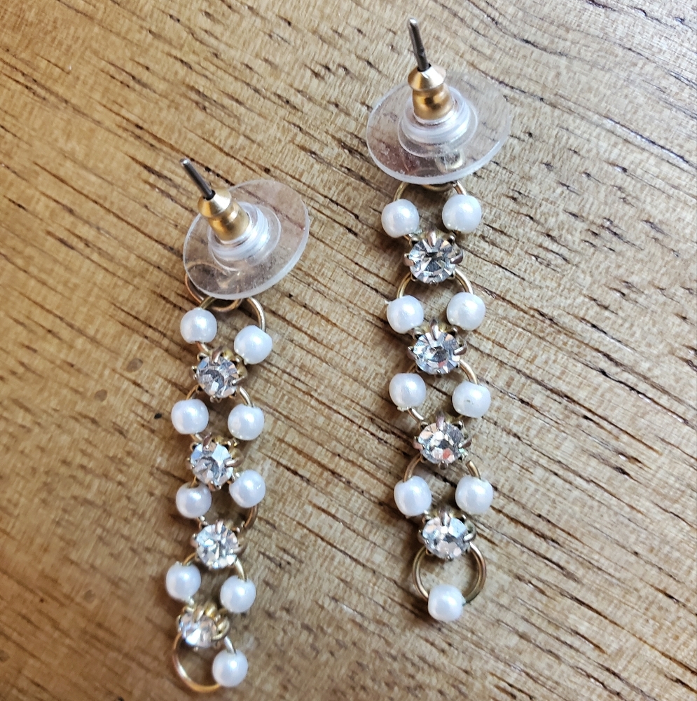 Elegant Gold and White Pearl Drop Earrings